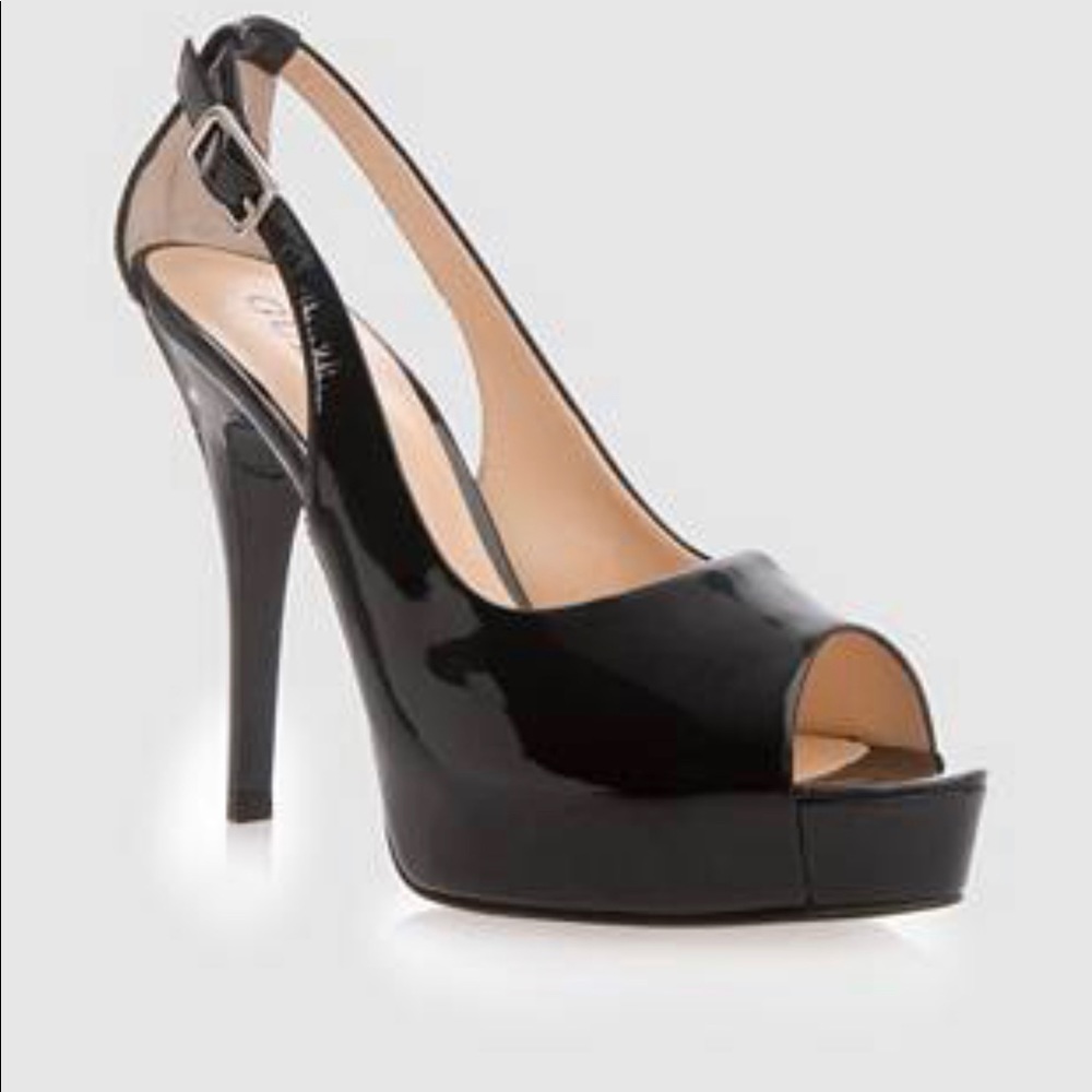 Guess Hindi Pumps in Black